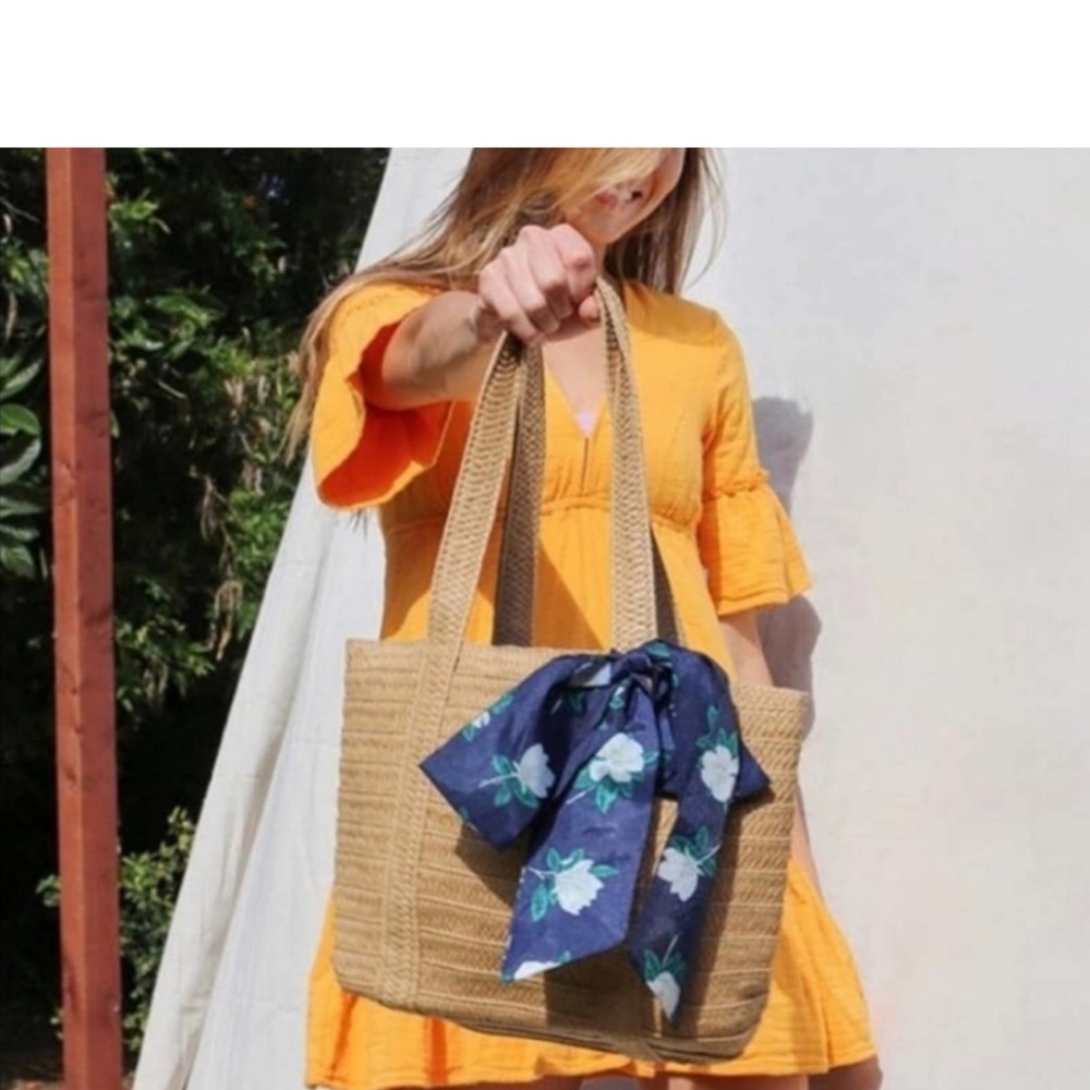 Draper James The Everyday Straw bag & Scarf - Picture 3 of 16